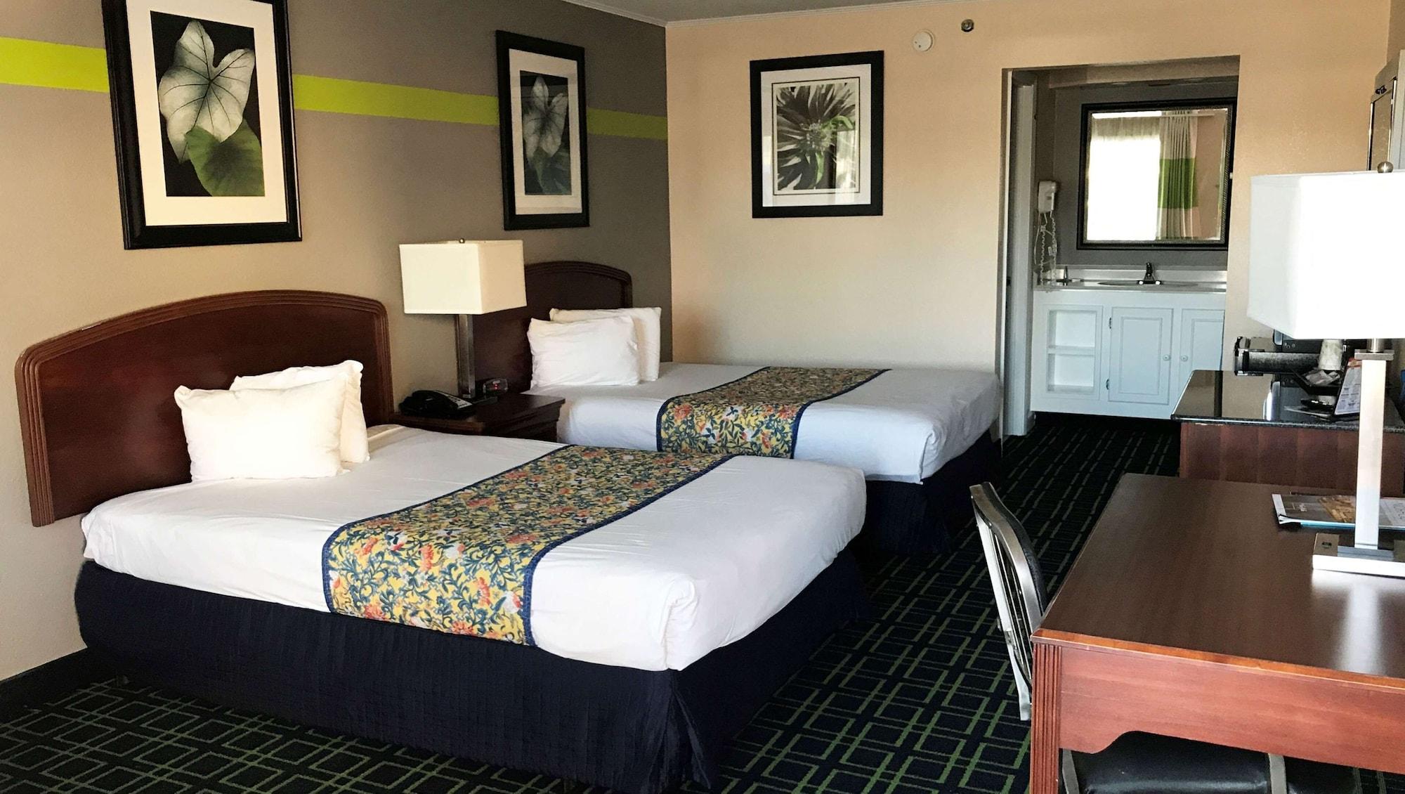 Magnuson Hotel Virginia Beach Exterior photo
