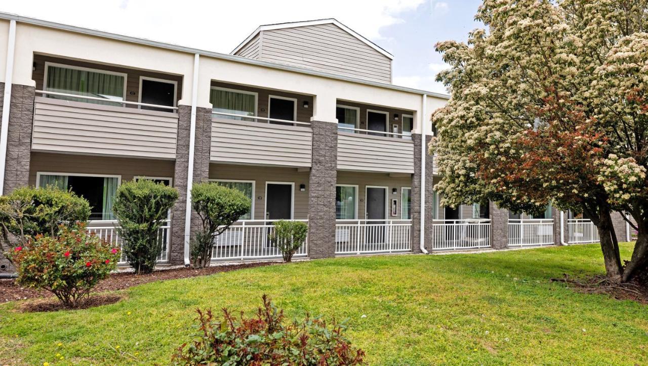 Magnuson Hotel Virginia Beach Exterior photo