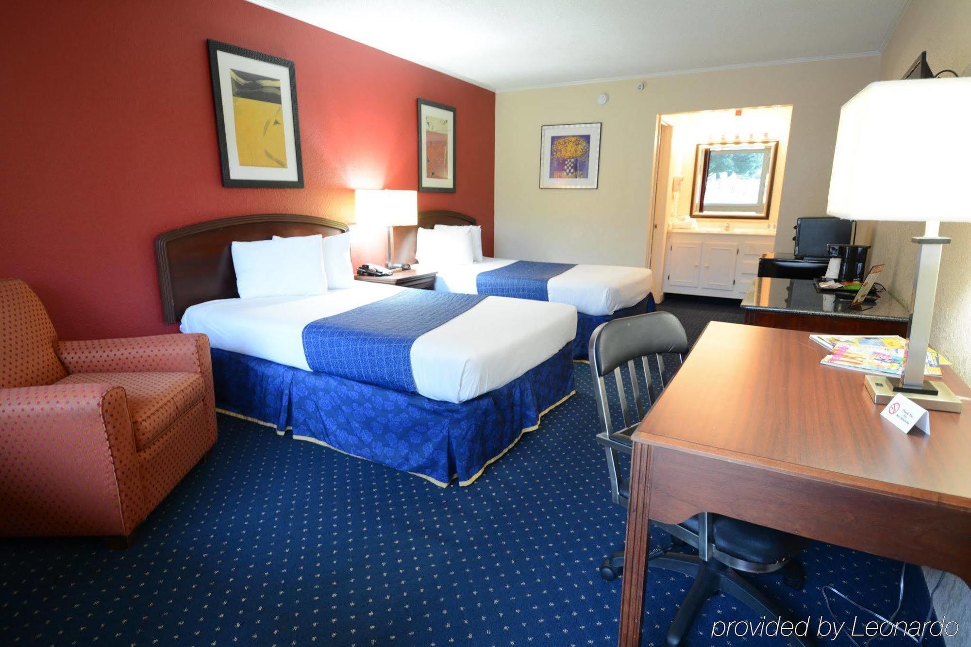 Magnuson Hotel Virginia Beach Exterior photo