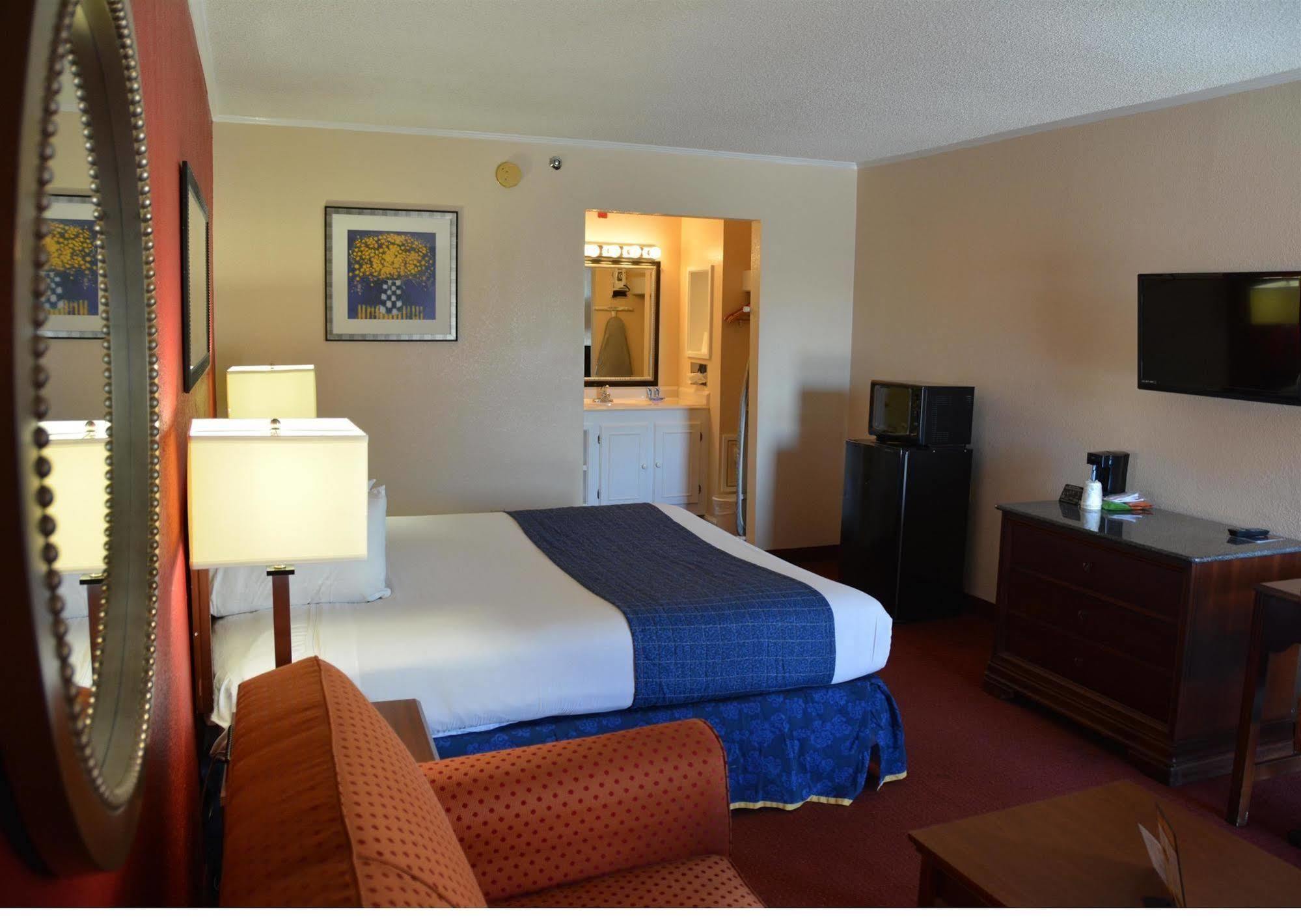 Magnuson Hotel Virginia Beach Exterior photo